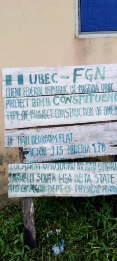 1-contractors-signpost-of-one-block-of-two-bedrooms-flat-teachers-quarter-constructed-at-omosuomo-inland-community-photo-by-sunday-elom-461x1024-8777169